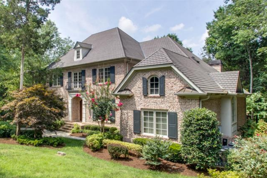 //oprah sells tennessee home