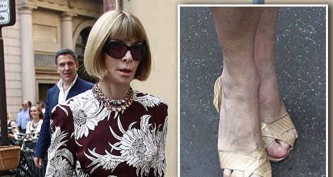 //anna_wintour_feet_square_splash