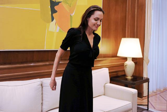 Skin & Bones! New Report Claims Angelina Jolie's Weight Has Plummeted ...