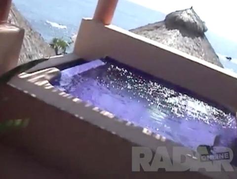 Kim Kardashian & Ray J Videotape Mexico Sex Tape Love Den