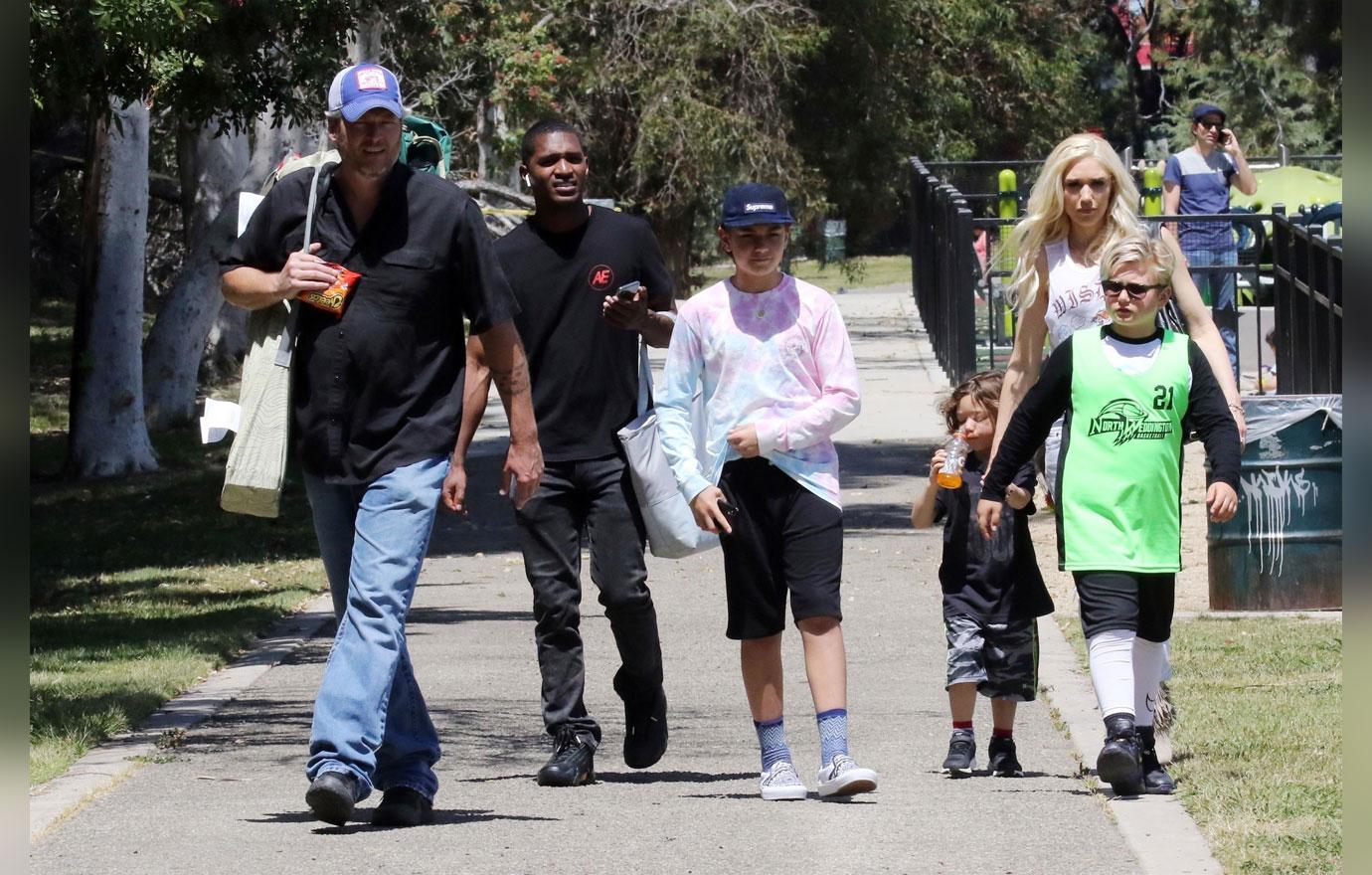 Gwen Stefani Blake Shelton Basketball With Her Sons