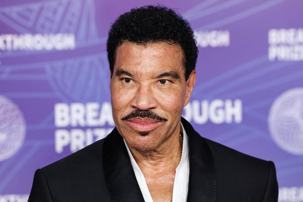 Live Nation Chicago said doctors advised Lionel to rest before returning to his tour with Earth, Wind & Fire.