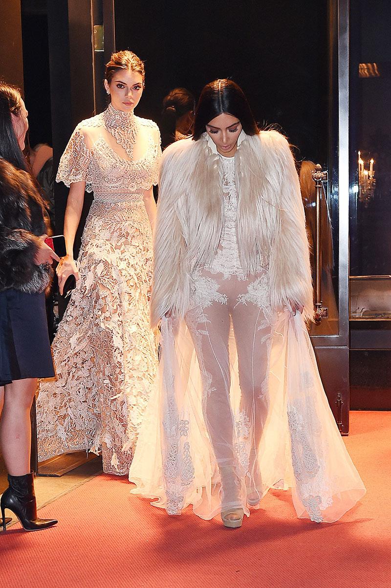 //kim kardashian kendall jenner kylie jenner boobs butt lace fur nyc