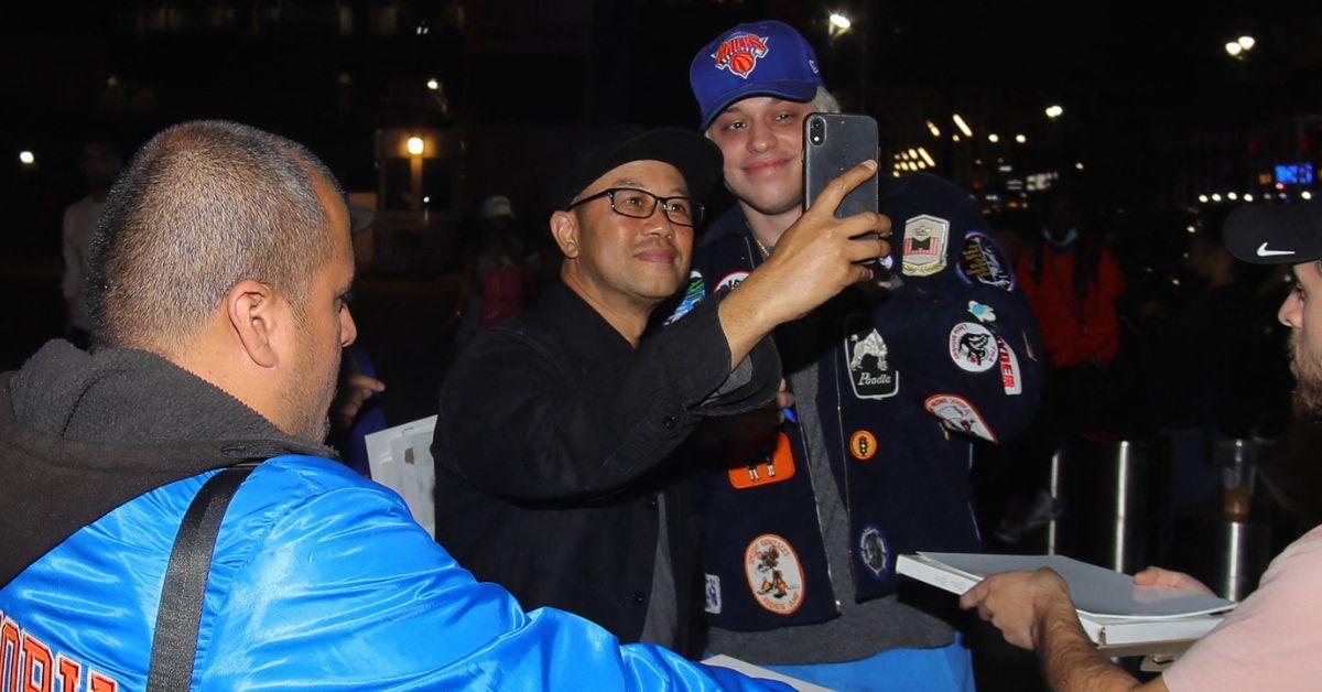 Pete Davidson Pushes Fan While Taking Selfies At Knicks Game