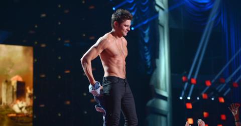 Zac Efron barechested