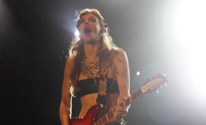 //courtney love boob flash brazil