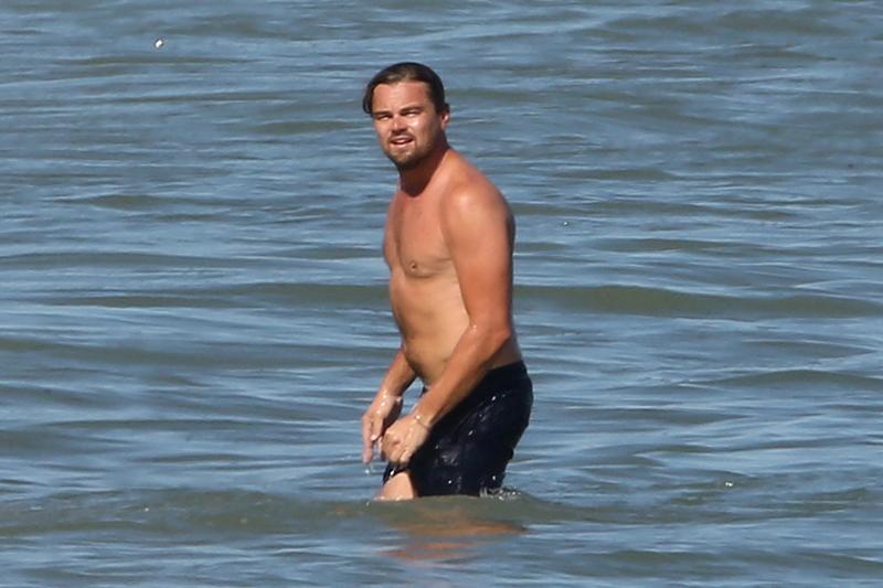 Shirtless Leonardo Dicaprio Caught Kissing Model Nina Agdal On The Beach