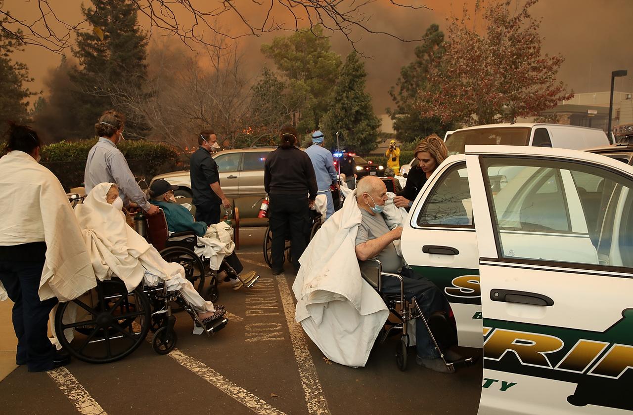 California Wildfire Devastation Celebrity Homes Evacuation Danger