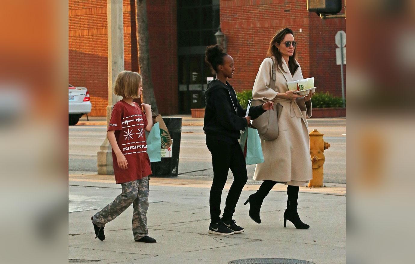 Angelina Jolie Daughters Shopping