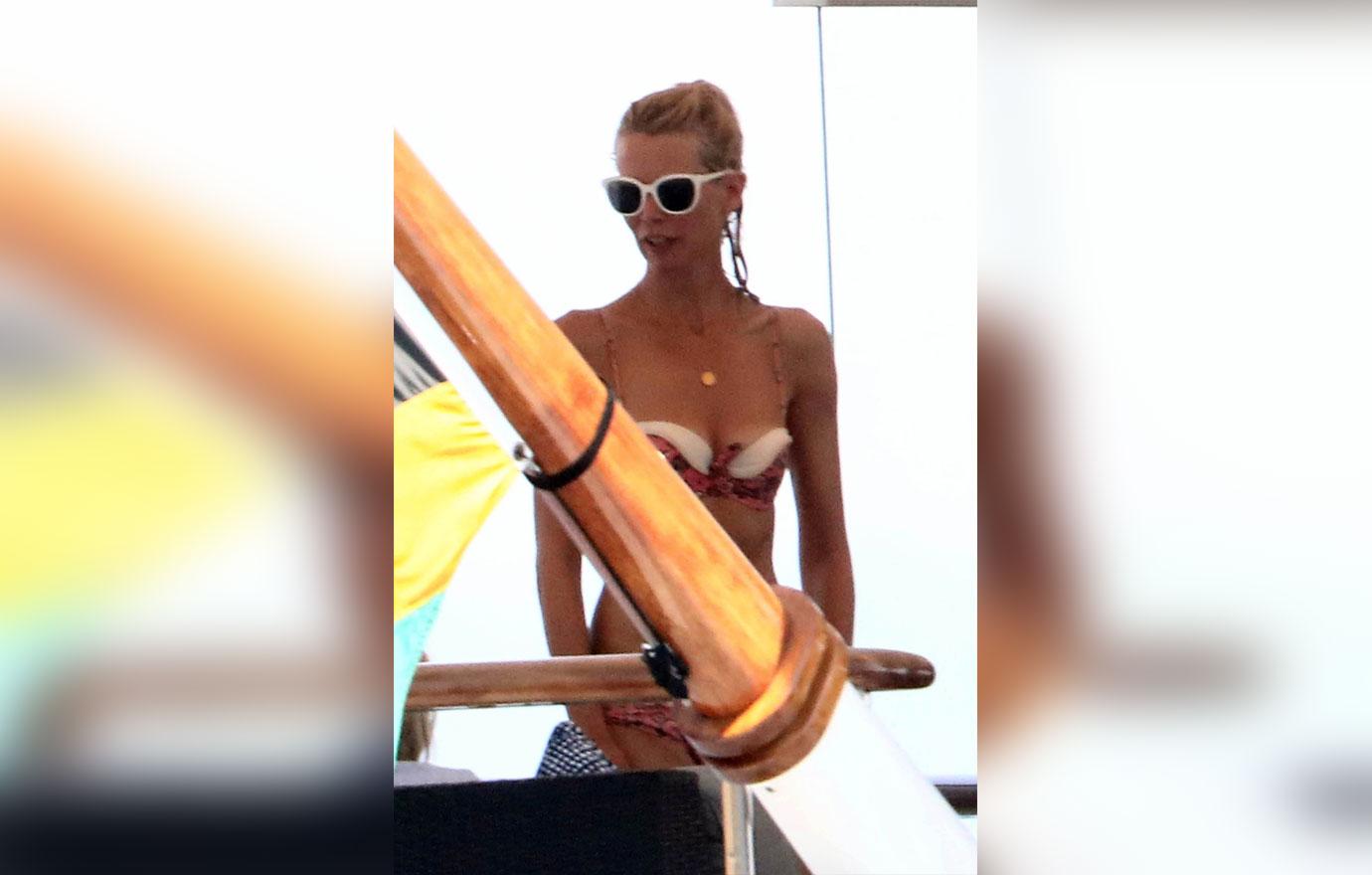 Claudia Schiffer Bikini 47 Husband Kids