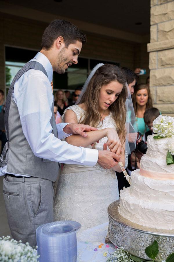 //jill duggar gives birth pregnancy bump