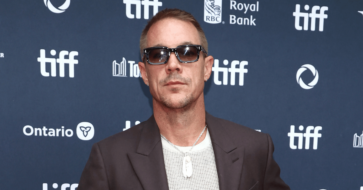 diplo casually admits to tripping on acid at super bowl bash