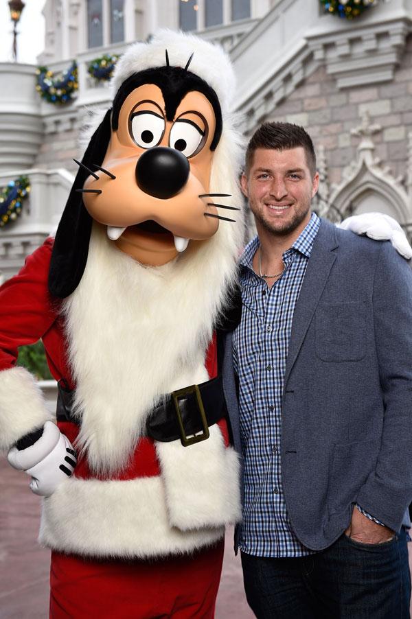 //tim tebow ariana grande disney world