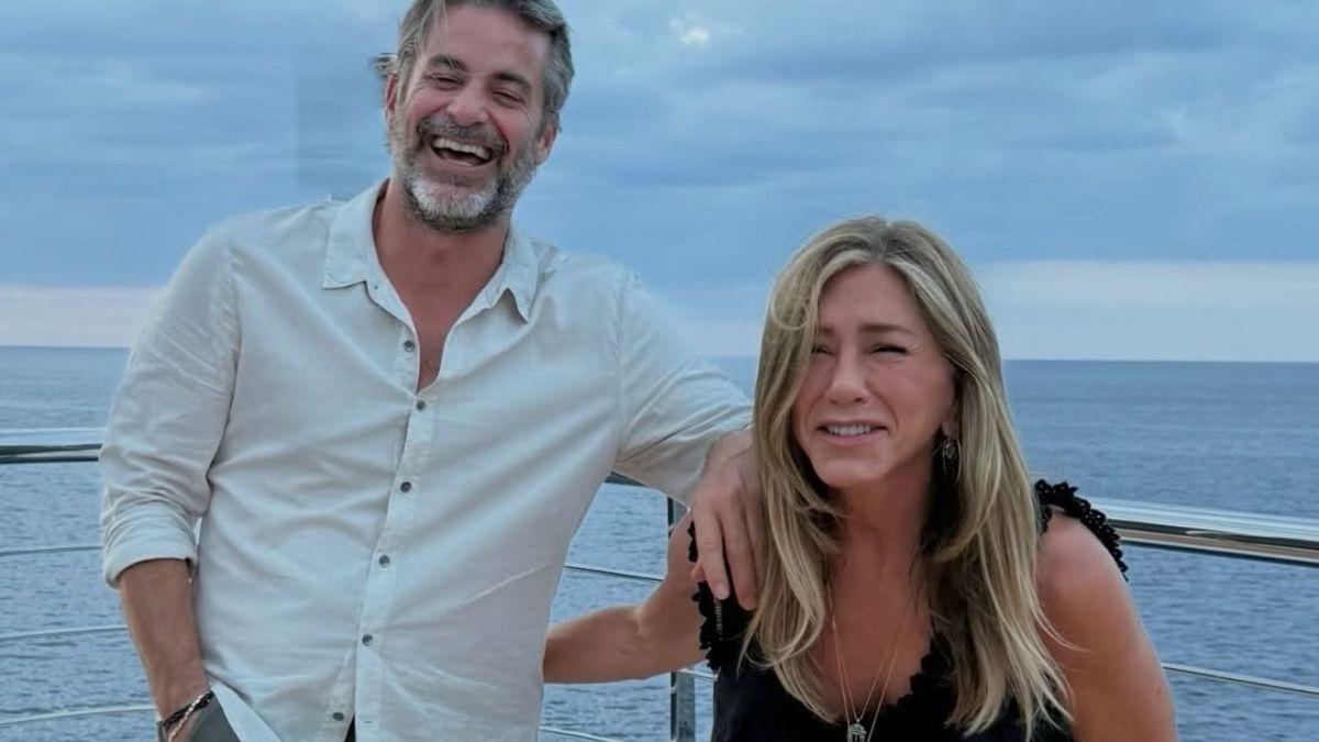 Photo of Jennifer Aniston and Jim Curtis