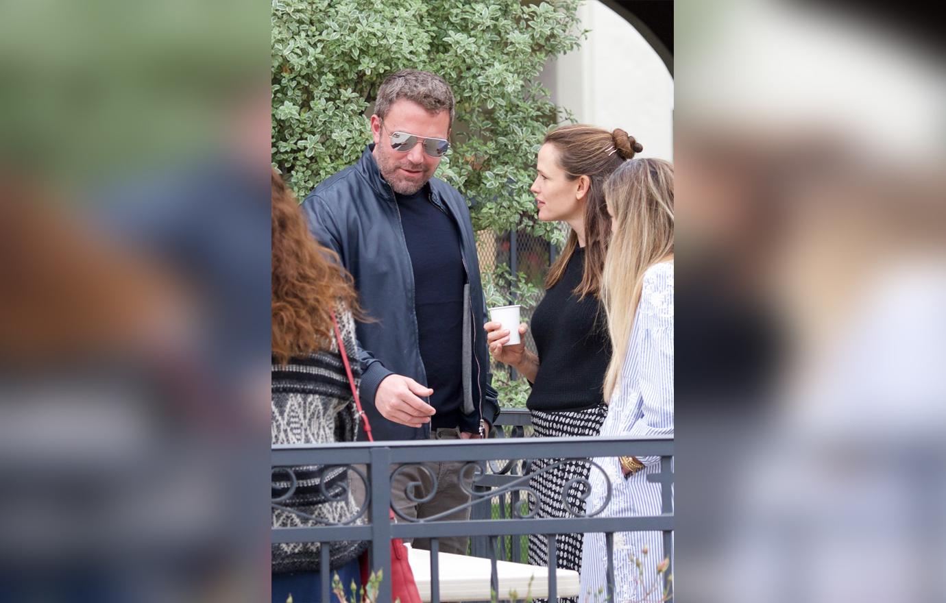 ben-affleck-jennifer-garner-chat-at-church-with-kids