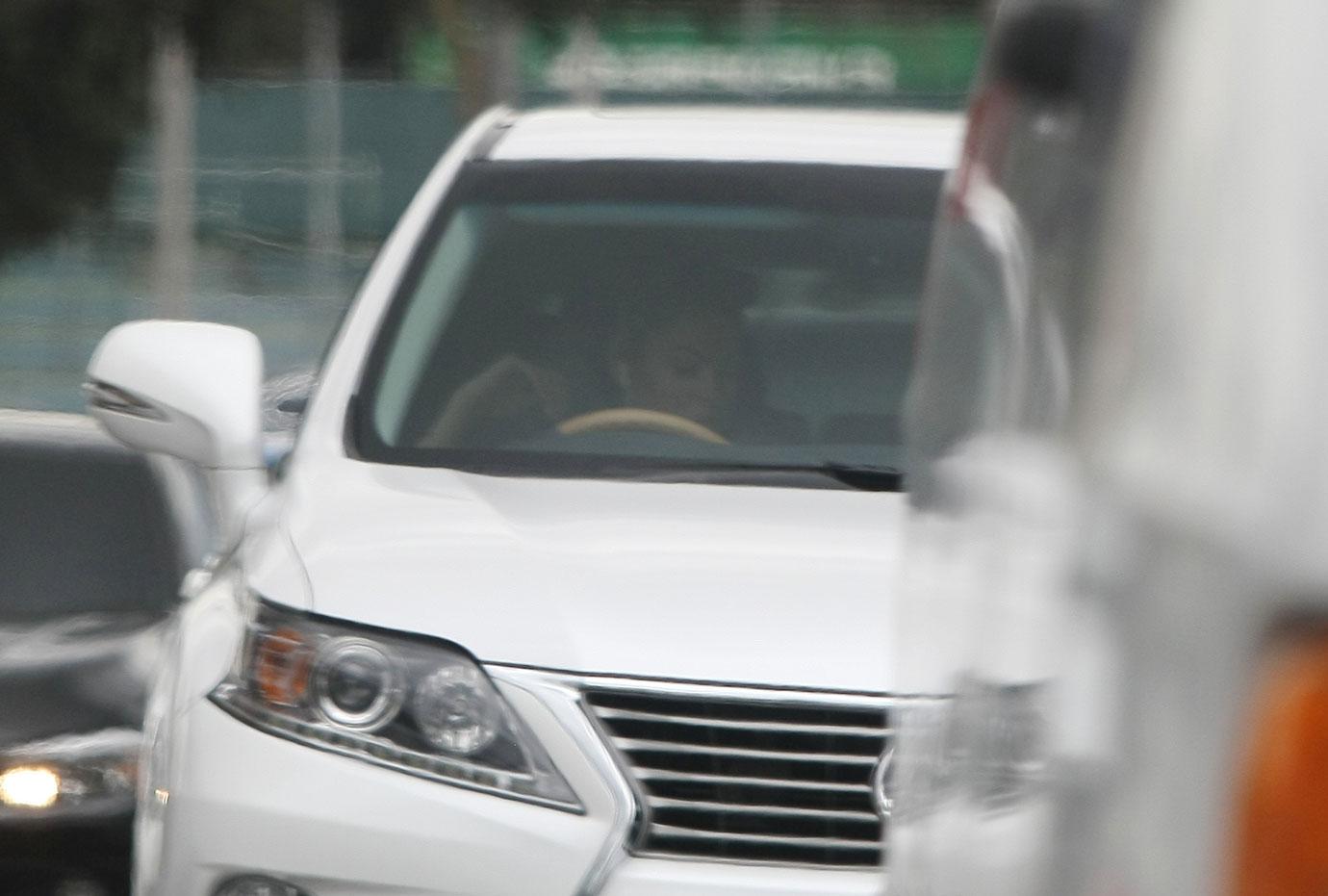 //eva mendes parks suv disabled spot