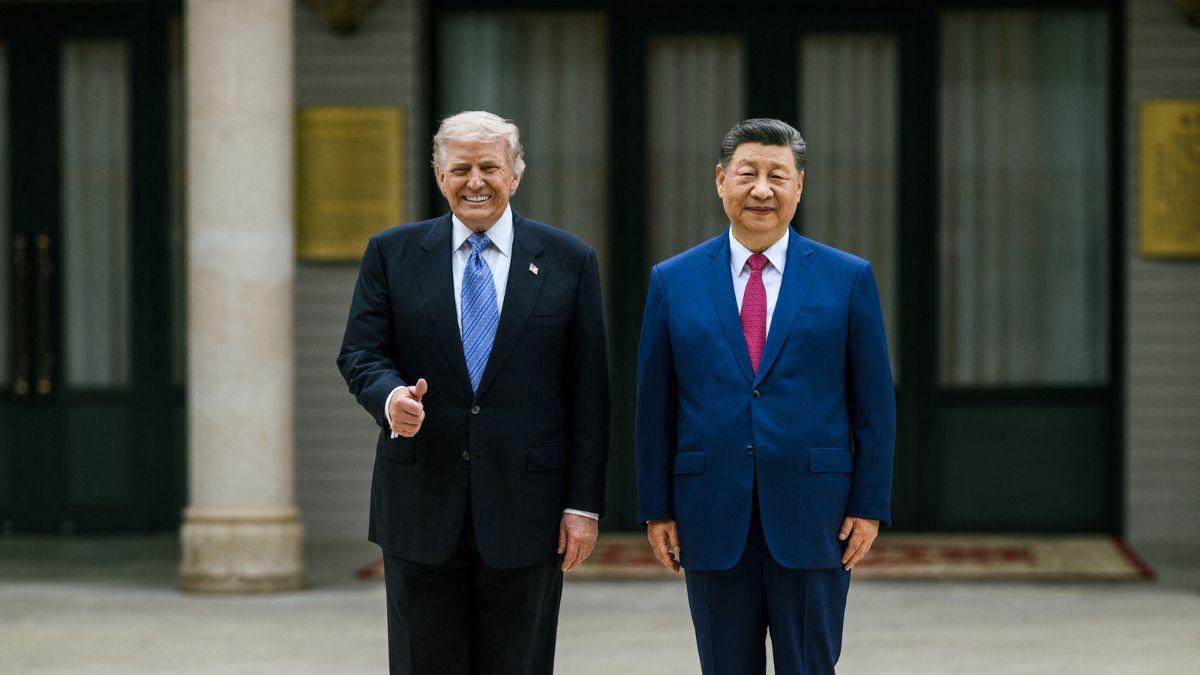 Photo of Donald Trump and Xi Jinping