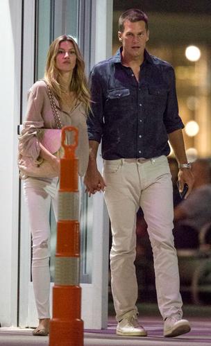 What Divorce? Tom Brady & Gisele Bundchen Are Cozy On Movie Date After ...