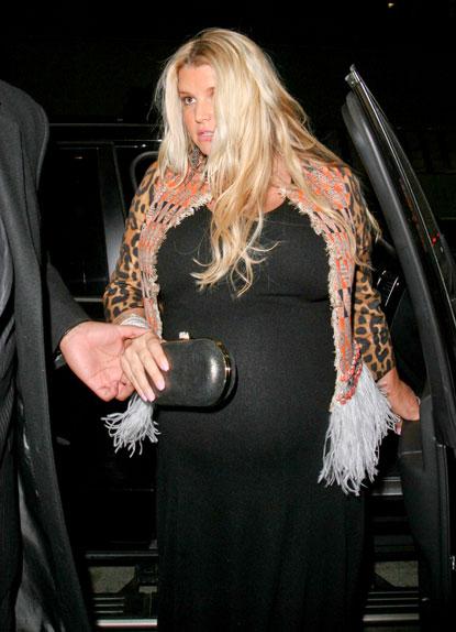 //jessica simpson pregnant mr chow