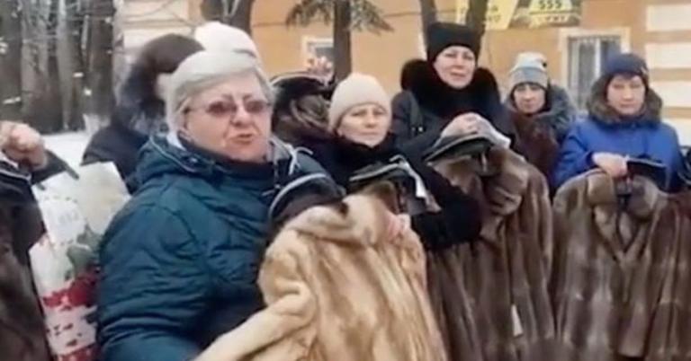 Vladimir Putin Ts Fur Coats To Wives Of Fallen Russian Soldiers