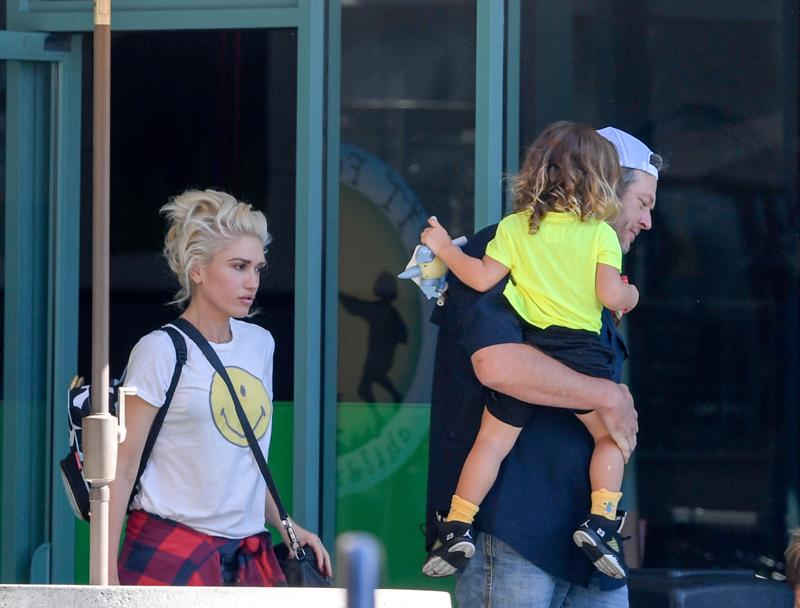 Gwen Stefani Blake Shelton Son Kid Apollo