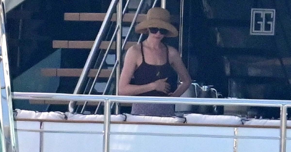 anne hathaway yacht greek islands radar