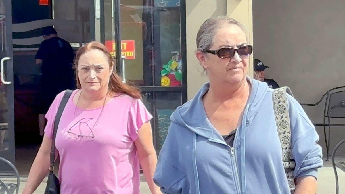 picture of Gene Hackman's daughters Elizabeth and Leslie