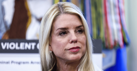 Photo of Pam Bondi
