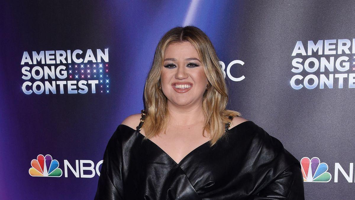 Photo of Kelly Clarkson