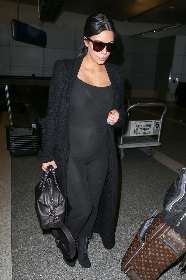 //kim kardashian pregnant bump changing