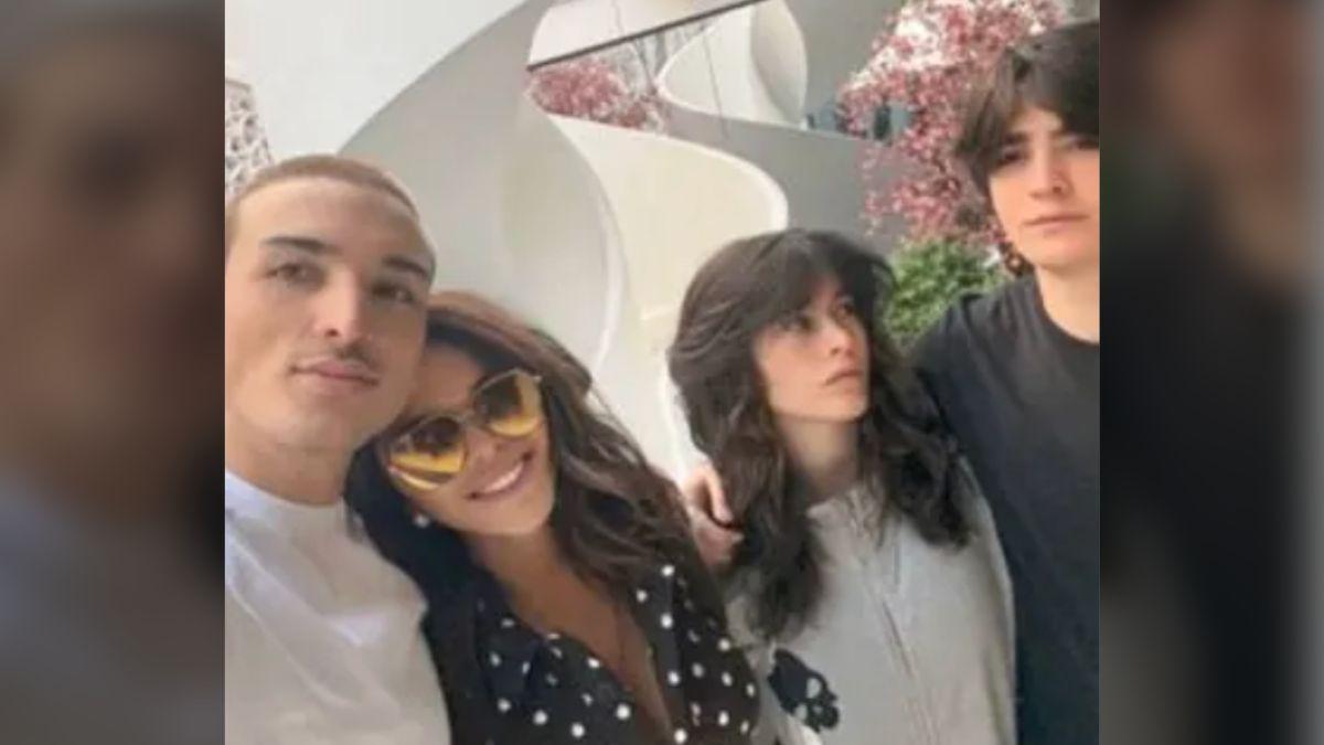 Photo of Lauren Sánchez and her kids