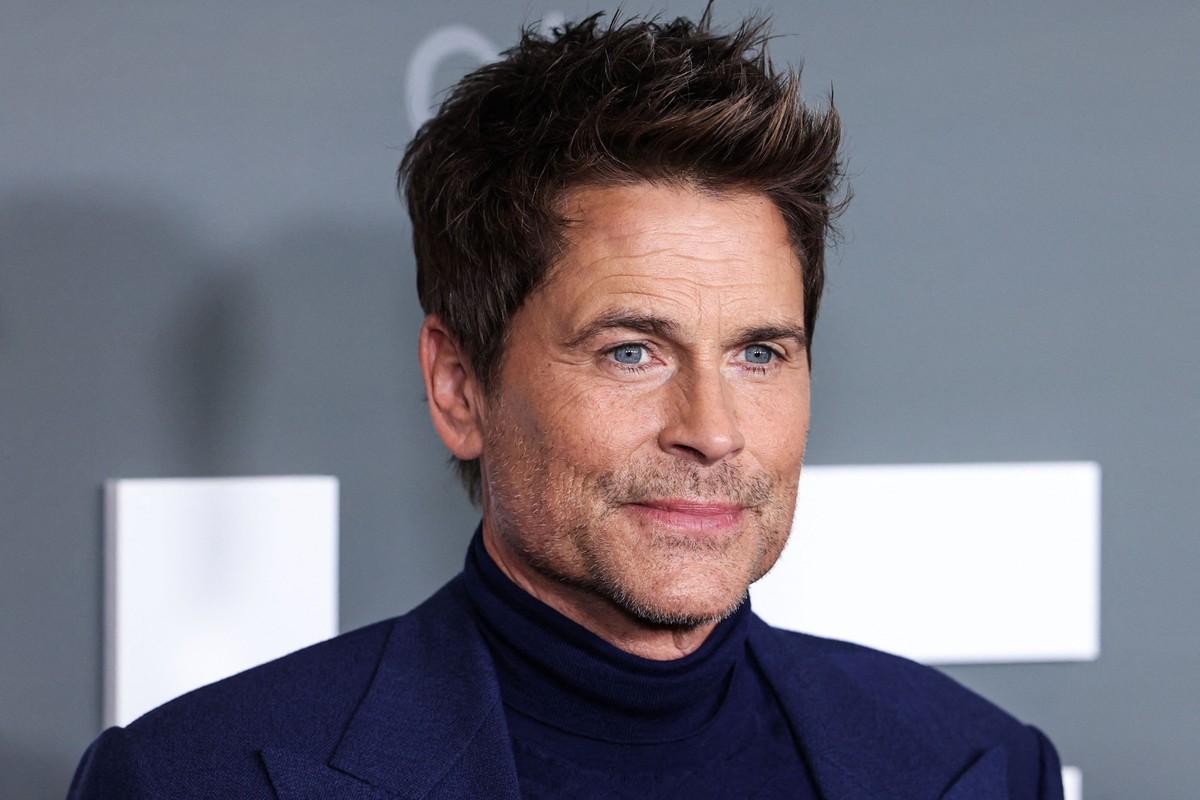 Rob Lowe rushed to support his brother Chad after Fiona's death, according to an insider.