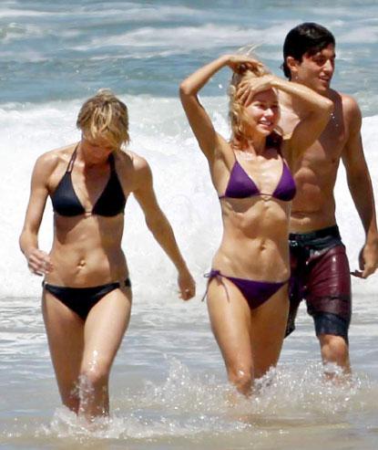 Seeing Double! Robin Wright And Daughter Dylan Look Like Twins In Mexico –  10 Beach Babe Photos