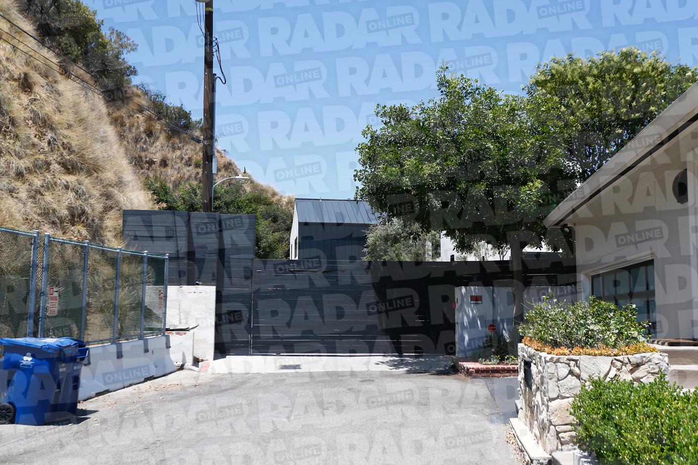 Demi Lovato Drug Overdose Scene Cops Swarm Hollywood Mansion