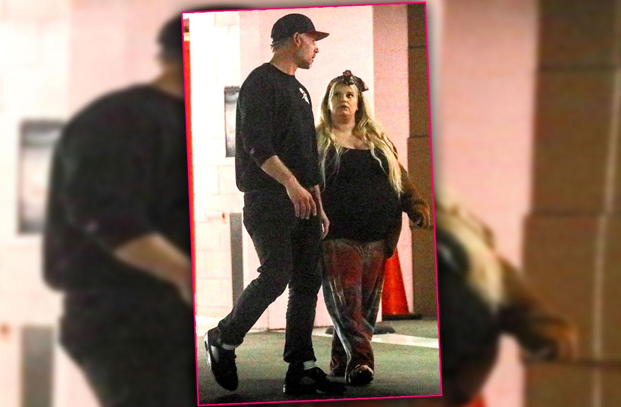 Jessica Simpson Ready To Pop Out Baby Number 3