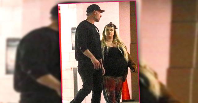 Jessica Simpson Ready To Pop Out Baby Number 3