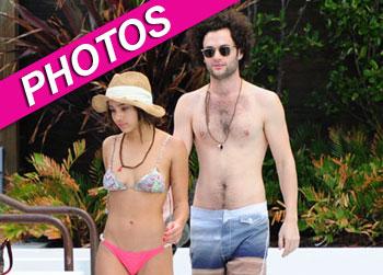 //zoe penn miami pool