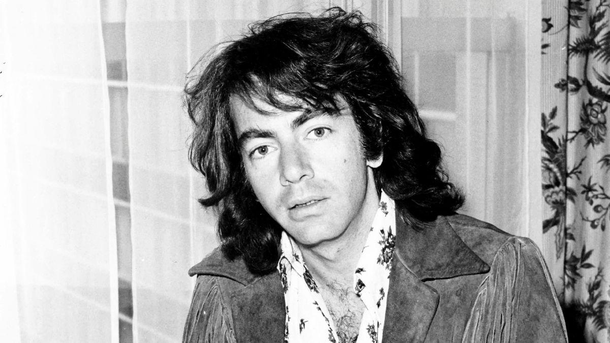 Neil Diamond said singing made him feel like his mind and body were 'working  as one' again.