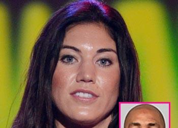 //hope solo picture group_