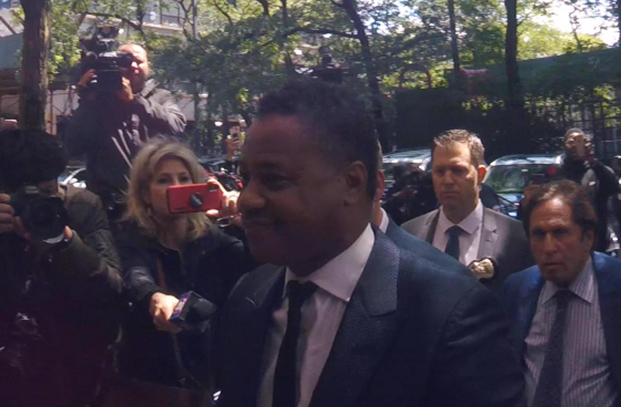 Cuba Gooding Jr. Surrenders Himself while wearing a blue suit To the NYPD On Groping Allegations.