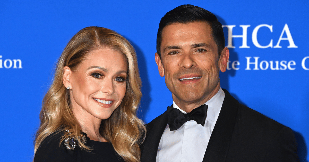 Photo of Kelly Ripa and Mark Consuelos