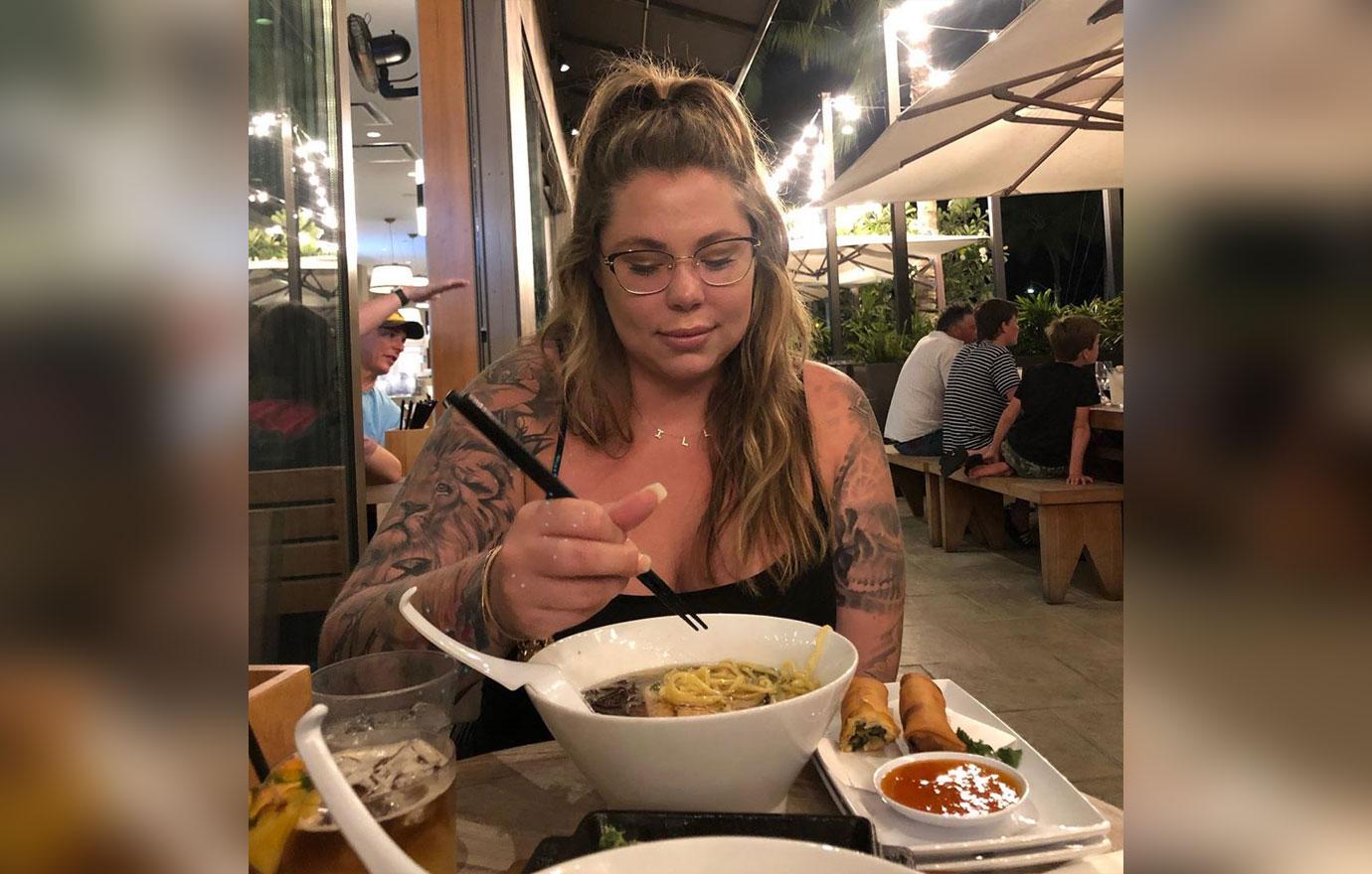 Kailyn Lowry Wearing Glasses And Eating Noodle Soup