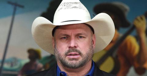Photo of Garth Brooks