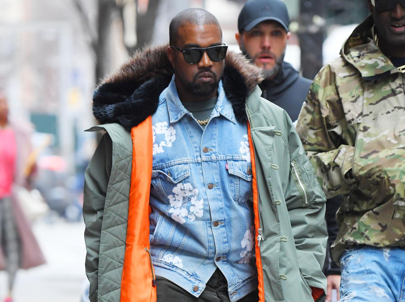 kanye west strolling soho gallerypic