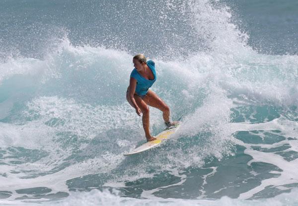 Soul Surfer Bethany Hamilton Surfing In Hawaii