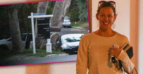 Jennifer Garner Looks At New Home Spends Time With Friends