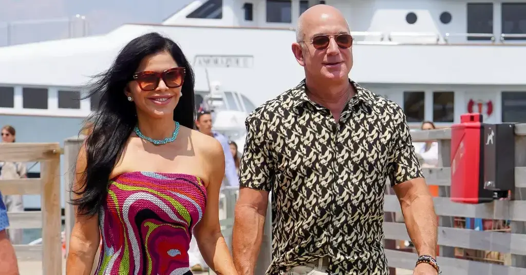 jeff bezos rumors marrying lauren sanchez  million aspen wedding