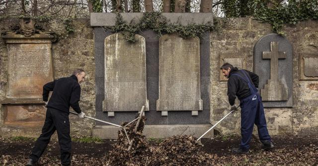 police bodies green funeral home investigation human remainsjpg