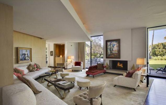 Pampered Pair! Ellen DeGeneres and Portia De Rossi Feather Their $40