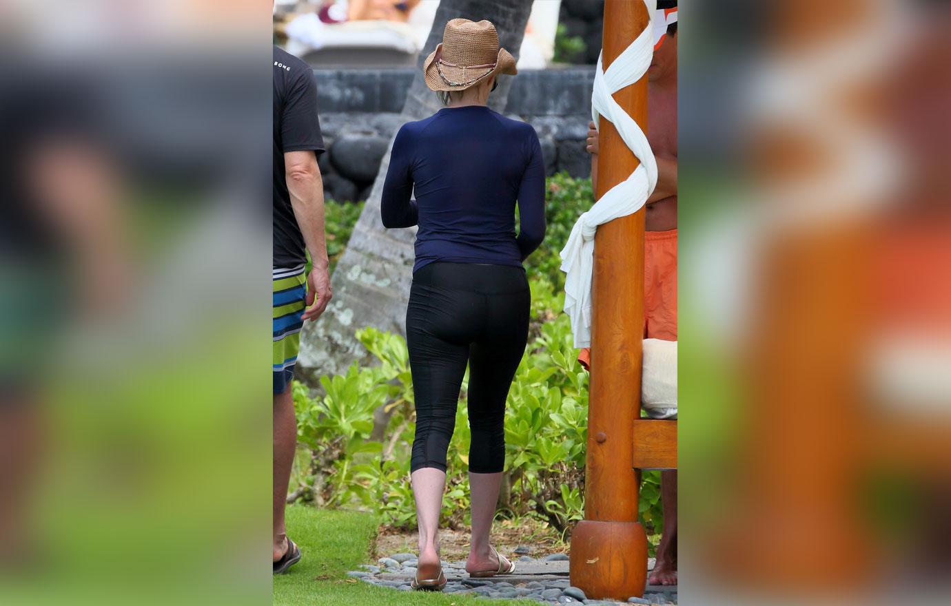 [PICS] Megyn Kelly Bikini Wetsuit Hawaii -- Vacation Before Today Show Job